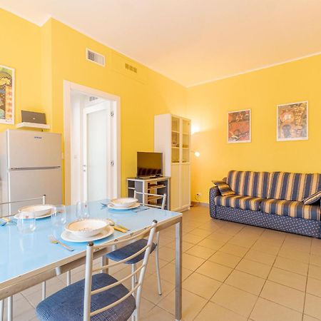 Asti Comentina Railway Functional Flat Dış mekan fotoğraf